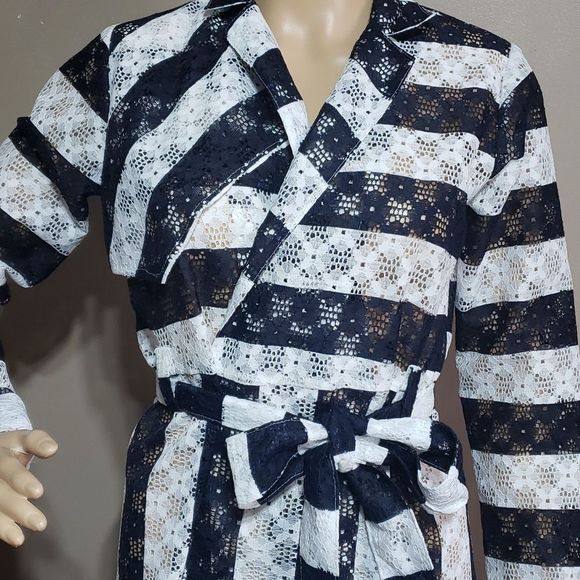 BCBGeneration eyelet lace wrap dresses with Tie, sz XXS - Picture 2 of 6